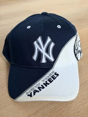 NWT NEW Vintage New York Yankees Strapback Hat Color Block Big Logo Fan Favorite